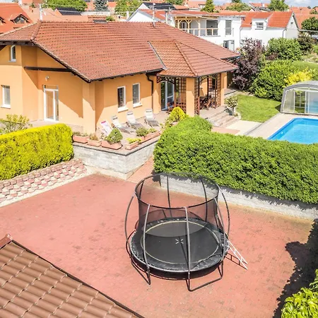 Na Vinarske Stezce *