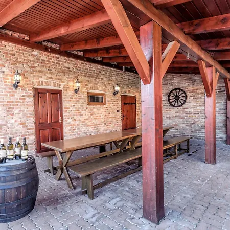 Na Vinarske Stezce Holiday home