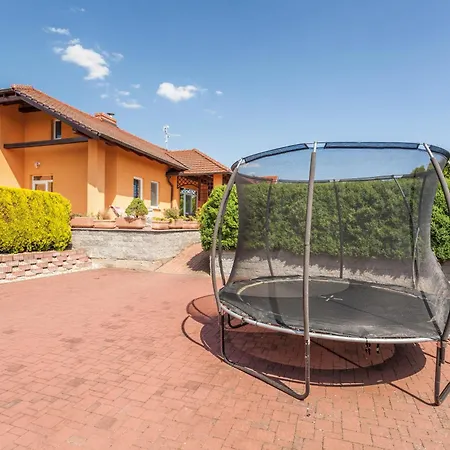 Vakantiehuis Na Vinarske Stezce Starovicky