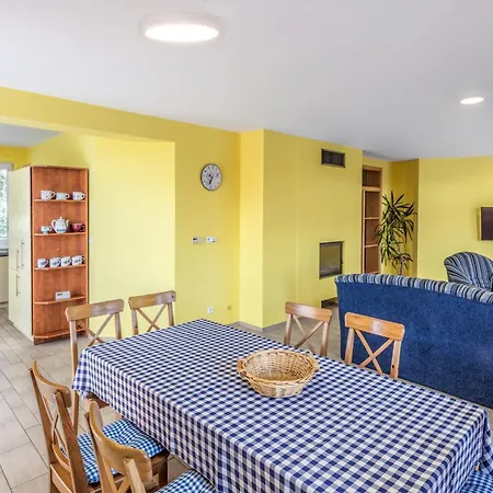 Holiday home Na Vinarske Stezce *