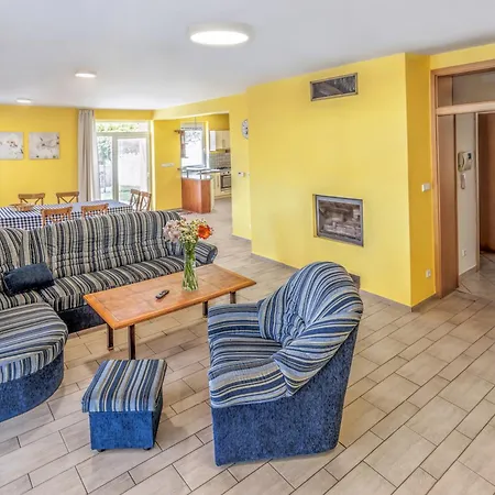 Na Vinarske Stezce Holiday home *