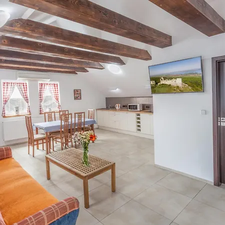 Holiday home Na Vinarske Stezce *