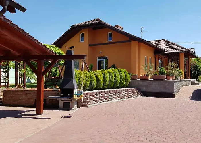 Na Vinarske Stezce Feriehus *
