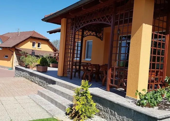 Na Vinarske Stezce Feriehus Starovicky